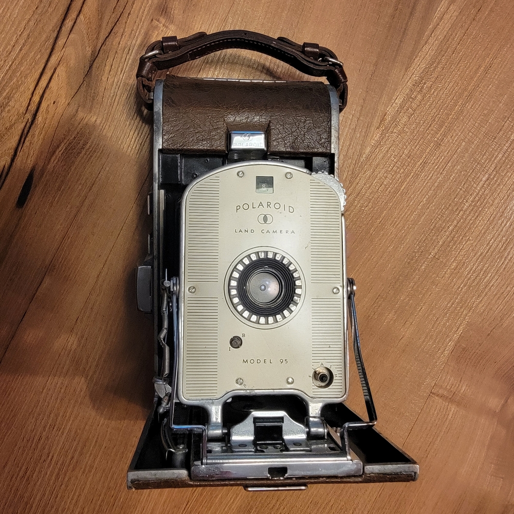 Polaroid Land Camera Model 95 - Classic Silver and Brown